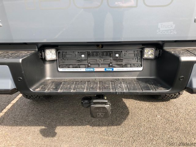 Pick-up furgons ISUZU D-Max Double Cab V-Cross AT + hohes Fahrwerk +