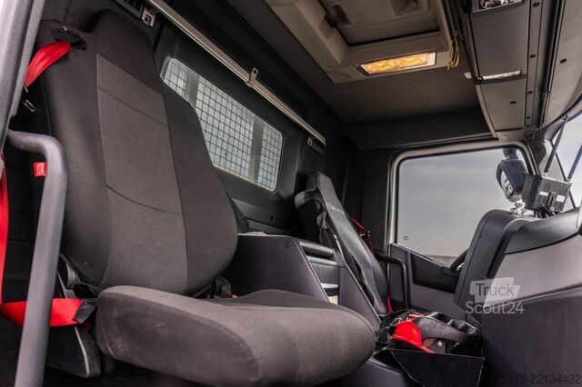 Lasteplattform RENAULT C 380 DXI+Palfinger 26 T/m+5EXT.