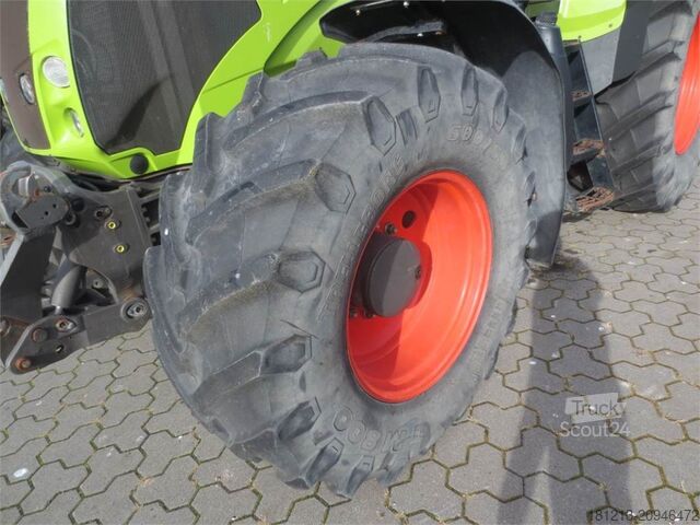 Máquina agrícola CLAAS AXION 810 CIS