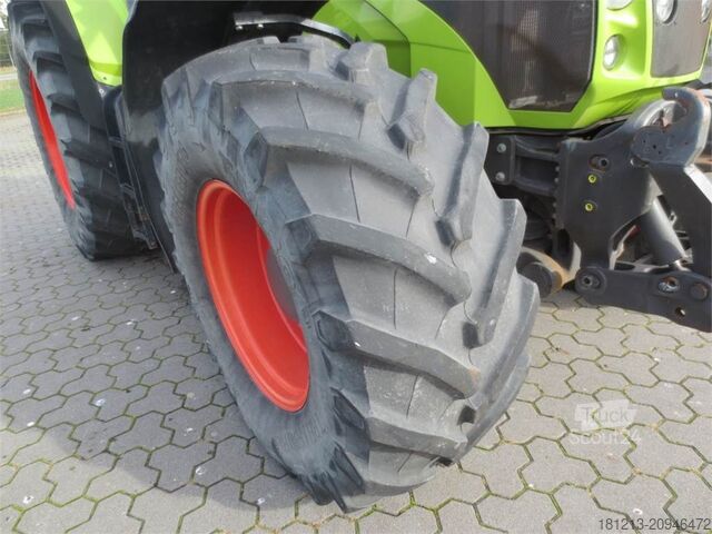 Máquina agrícola CLAAS AXION 810 CIS