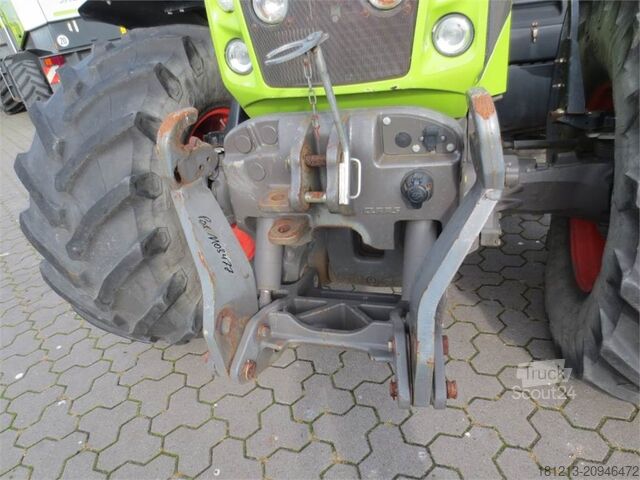 Máquina agrícola CLAAS AXION 810 CIS