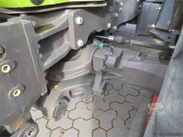 Máquina agrícola CLAAS AXION 810 CIS