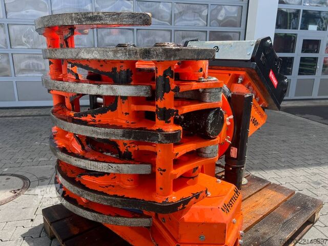 Westtech WG1600 7-pirštų griebtuvai / pjūklas / OQ70/55 / DEMONSTRACINIS Westtech WG1600 7-Finger Greifer / Säge / OQ70/55 / DEMO