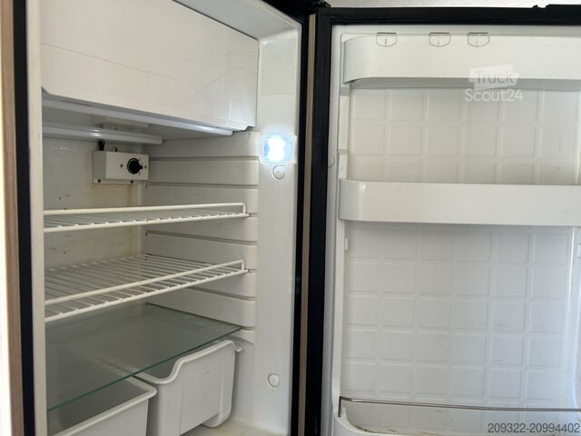 Caravan/camper Fiat Weinsberg Carabus 600 K | 4 posti letto | Completamente attrezzato