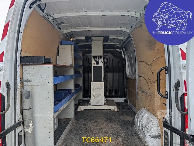 Løfteplattform Renault Master 145.35 nacelle