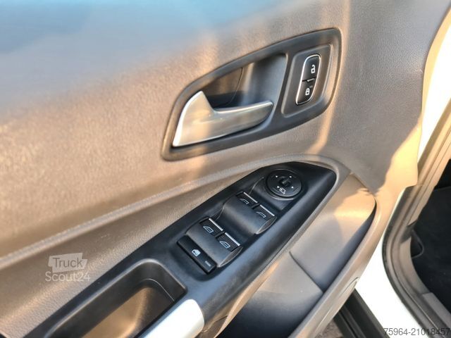Minibus FORD Grand Tourneo Connect Titanium - AUT - PANO -