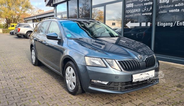 Minibus SKODA Octavia Combi Ambition 1.6 TDi - AHK -