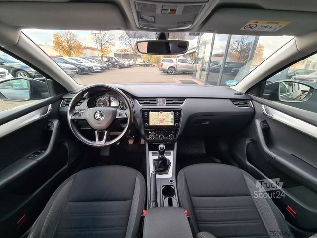 Minibus SKODA Octavia Combi Ambition 1.6 TDi - AHK -