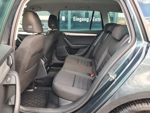 Minibus SKODA Octavia Combi Ambition 1.6 TDi - AHK -