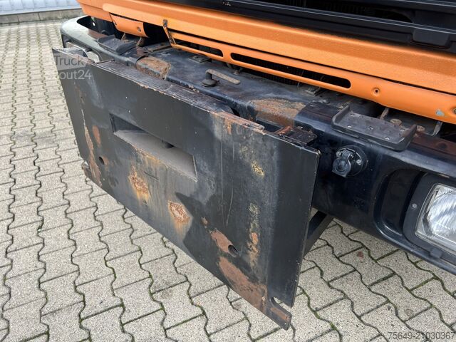 Special purpose truck Mercedes-Benz 1617 C 4x2 1617 C 4x2, Winterdienstausstattung