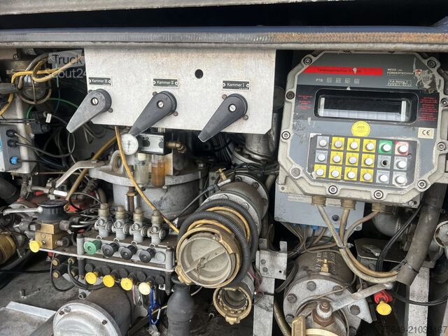 LKW mit Tankaufbau MAN TGA 26.400 6x2-4 BL TGA 26.400 6x2-4 BL, A1, Lenk-/Liftachse, ADR, Kässbohrer Tank ca. 20.820l, 3 Kammern