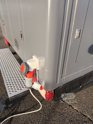 Magasin Mobile Mercedes-Benz Foodtruck, Imbisswagen, Food Truck mit neuer Küche und Ausstattung