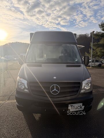 Magasin Mobile Mercedes-Benz Foodtruck, Imbisswagen, Food Truck mit neuer Küche und Ausstattung