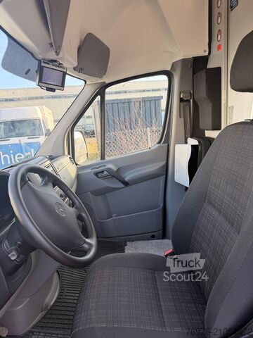 Magasin Mobile Mercedes-Benz Foodtruck, Imbisswagen, Food Truck mit neuer Küche und Ausstattung