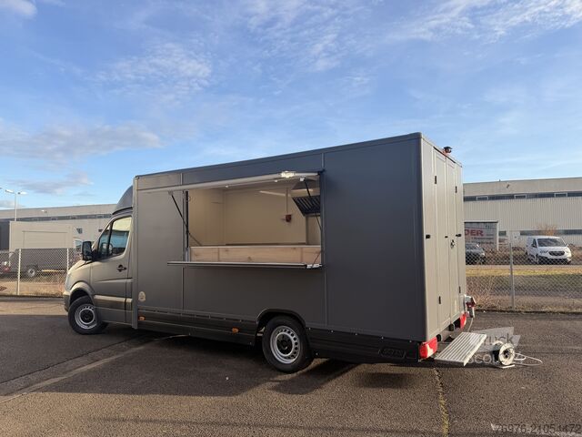 Magasin Mobile Mercedes-Benz Foodtruck, Imbisswagen, Food Truck mit neuer Küche und Ausstattung