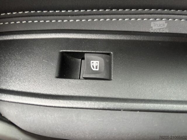 Minibus Mercedes-Benz T 180 PROGRESSIVE Lang 7-Sitzer LED