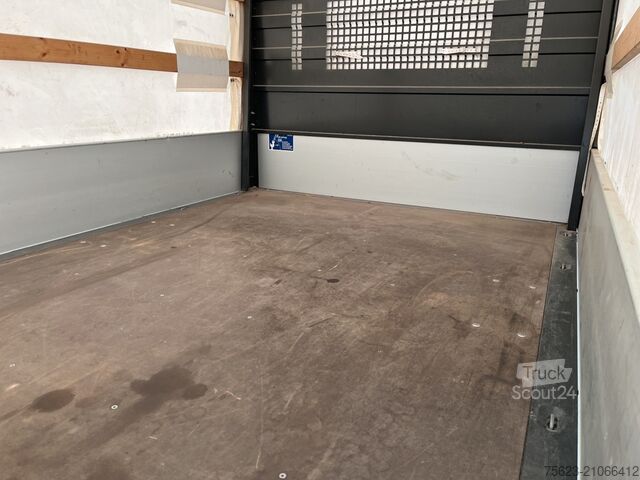 Camion bâché Mercedes-Benz Sprinter 319 CDI 4x4 Doka Pritsche  Klima LED AHK