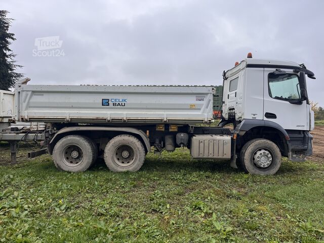 Грузовик-самосвал Mercedes-Benz Arocs