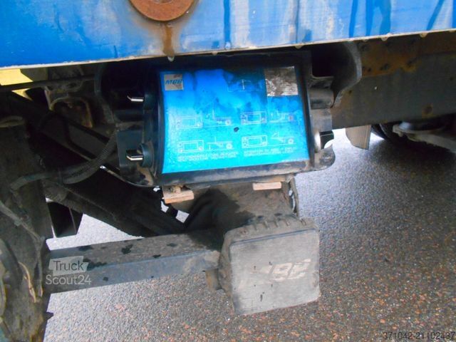 Skåpbil VOLVO FL 4X2R