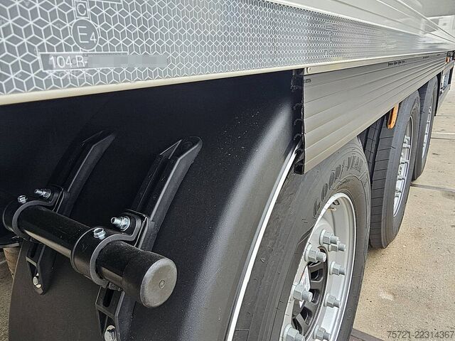 Koffer SYSTEM TRAILERS HEAVY DUTY PLYWOOD TAILLIFT 2x LIFTAXLE