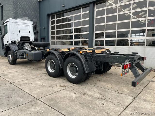 Chassis met cabine Mercedes-Benz Arocs 4045 6x4 Chassis Cabin