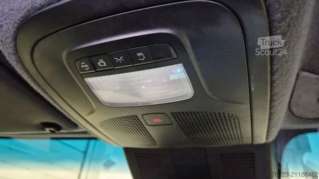 Minibus MERCEDES-BENZ 519  Allrad 4 x 4 Lagerfahrzeug Stock 20 Sitzer