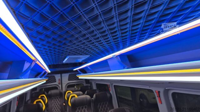 Minibus MERCEDES-BENZ 519  Allrad 4 x 4 Lagerfahrzeug Stock 20 Sitzer