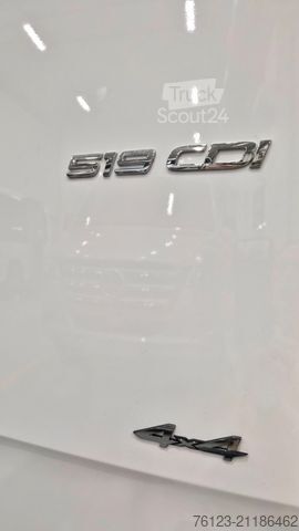 Minibus MERCEDES-BENZ 519  Allrad 4 x 4 Lagerfahrzeug Stock 20 Sitzer