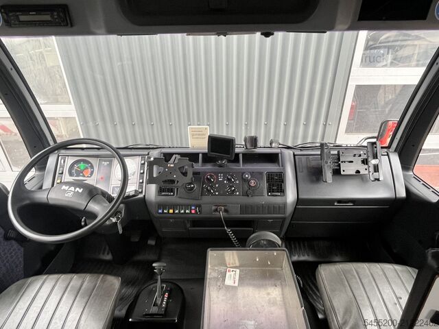 Fire engine Man LE 180 C Motorspuitaanhanger Automaat Matriaalw...