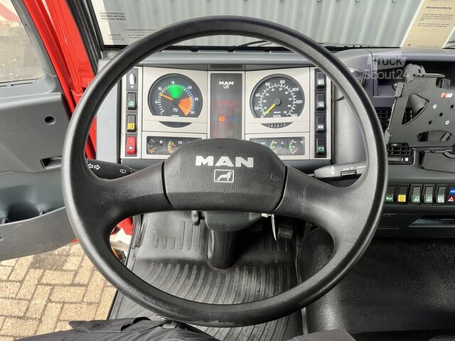 Fire engine Man LE 180 C Motorspuitaanhanger Automaat Matriaalw...