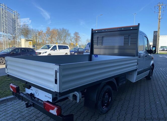 Slēgtais furgons Mercedes-Benz Sprinter 317 DoKa Pritsche + AHK