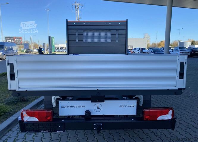 Slēgtais furgons Mercedes-Benz Sprinter 317 DoKa Pritsche + AHK