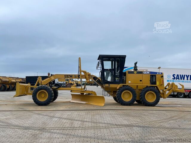Motoniveladora SEM 919