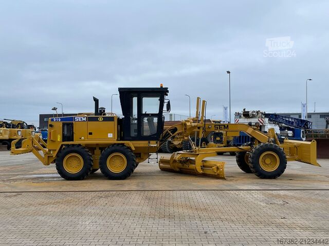 Motoniveladora SEM 919