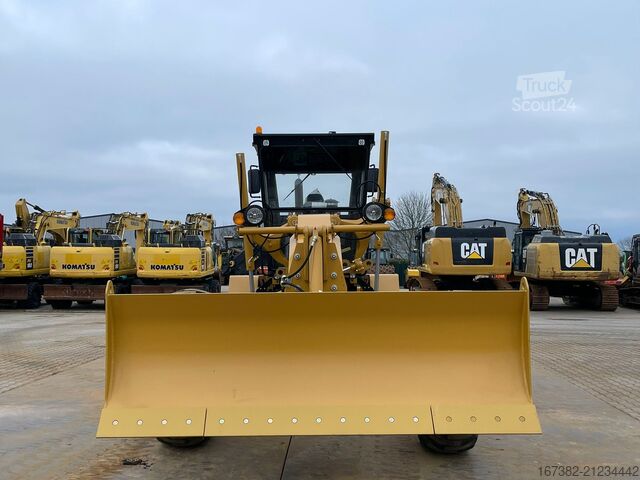 Motoniveladora SEM 919