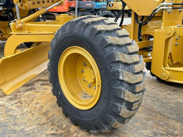 Motoniveladora SEM 919