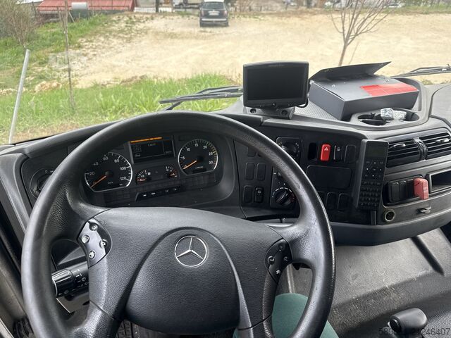 Brandalı ve hidrolik liftli kamyon Mercedes-Benz Atego 1228