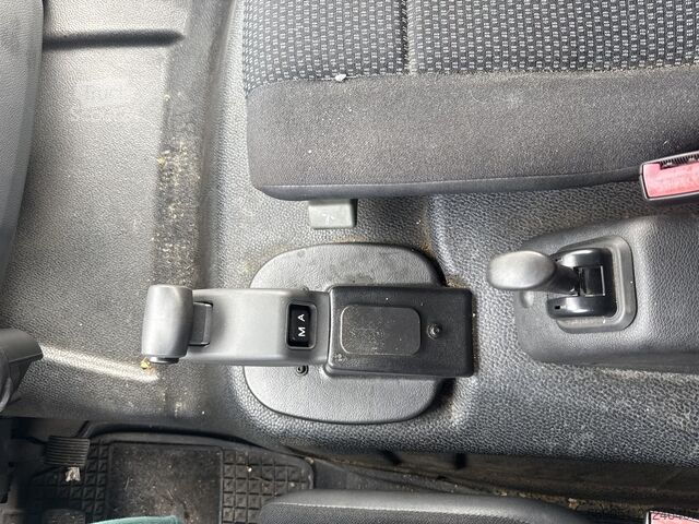 Brandalı ve hidrolik liftli kamyon Mercedes-Benz Atego 1228