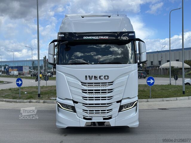Standard tractor unit IVECO S WAY 530
