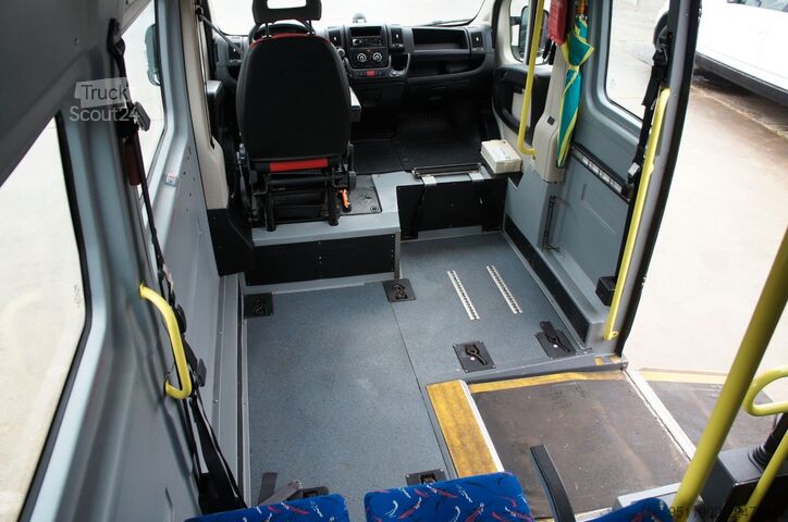 Minibús FIAT Ducato CNG Rollstuhl 6-Sitzer Rampe 2 Plätze