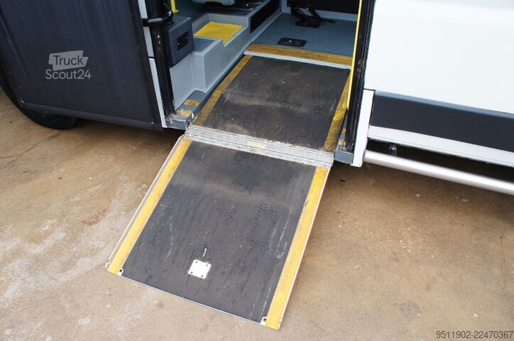 Minibús FIAT Ducato CNG Rollstuhl 6-Sitzer Rampe 2 Plätze