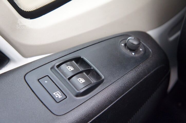 Minibús FIAT Ducato CNG Rollstuhl 6-Sitzer Rampe 2 Plätze