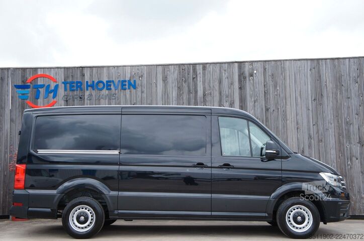 Slēgtais furgons VW Crafter 2.0 TDi L2H1 DSG LED Massage ACC AHK 3.5