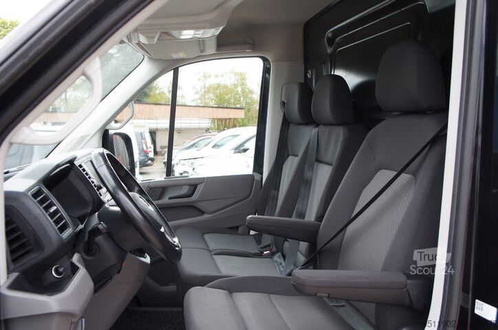 Slēgtais furgons VW Crafter 2.0 TDi L2H1 DSG LED Massage ACC AHK 3.5