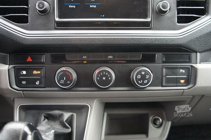Slēgtais furgons VW Crafter 2.0 TDi L2H1 DSG LED Massage ACC AHK 3.5