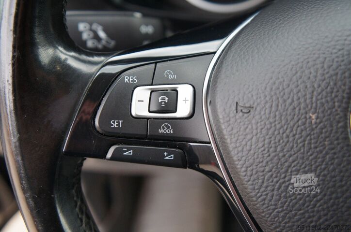 Slēgtais furgons VW Crafter 2.0 TDi L2H1 DSG LED Massage ACC AHK 3.5