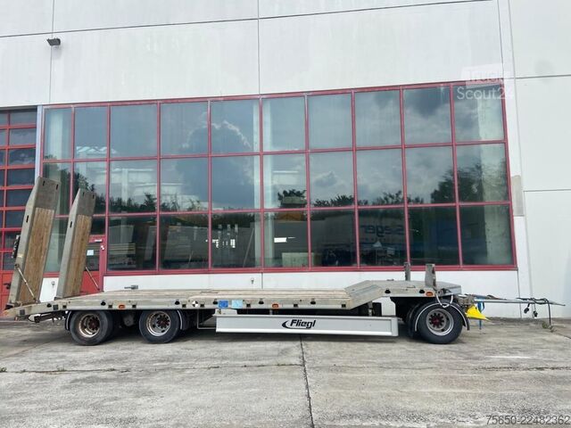Lågbyggd trailer Fliegl DTS 300  3 Achs Tiefladeranhänger