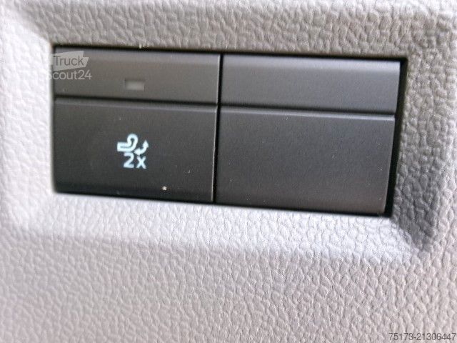 Minibus FORD Transit Custom Kombi 320 L2H1 Limited AHK LED