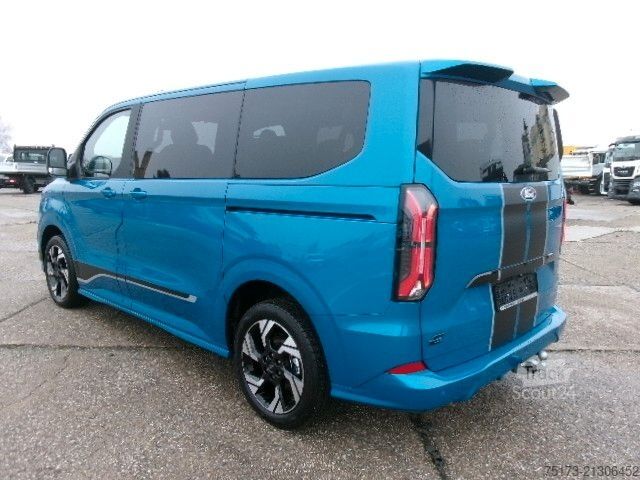 Minibus FORD Tourneo Custom BEV 82kWh 340L1 AHK Pano B&O