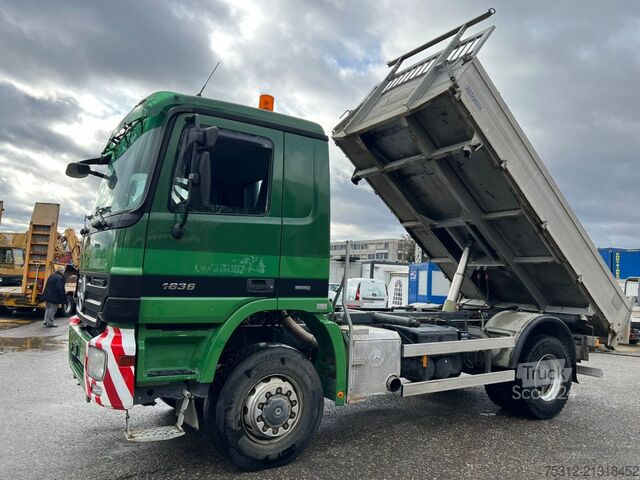 Autocamion basculant tridirecțional Mercedes-Benz Actros 1836  E5 4x4 Kardan MP2 Blatt Retarder AHK